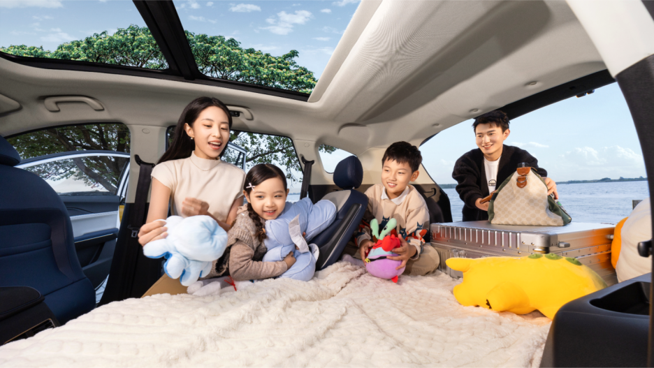 9.98-14.98万元  大七座电混SUV  AG尊时凯龙人生就博X8 E家正式上市1233.png